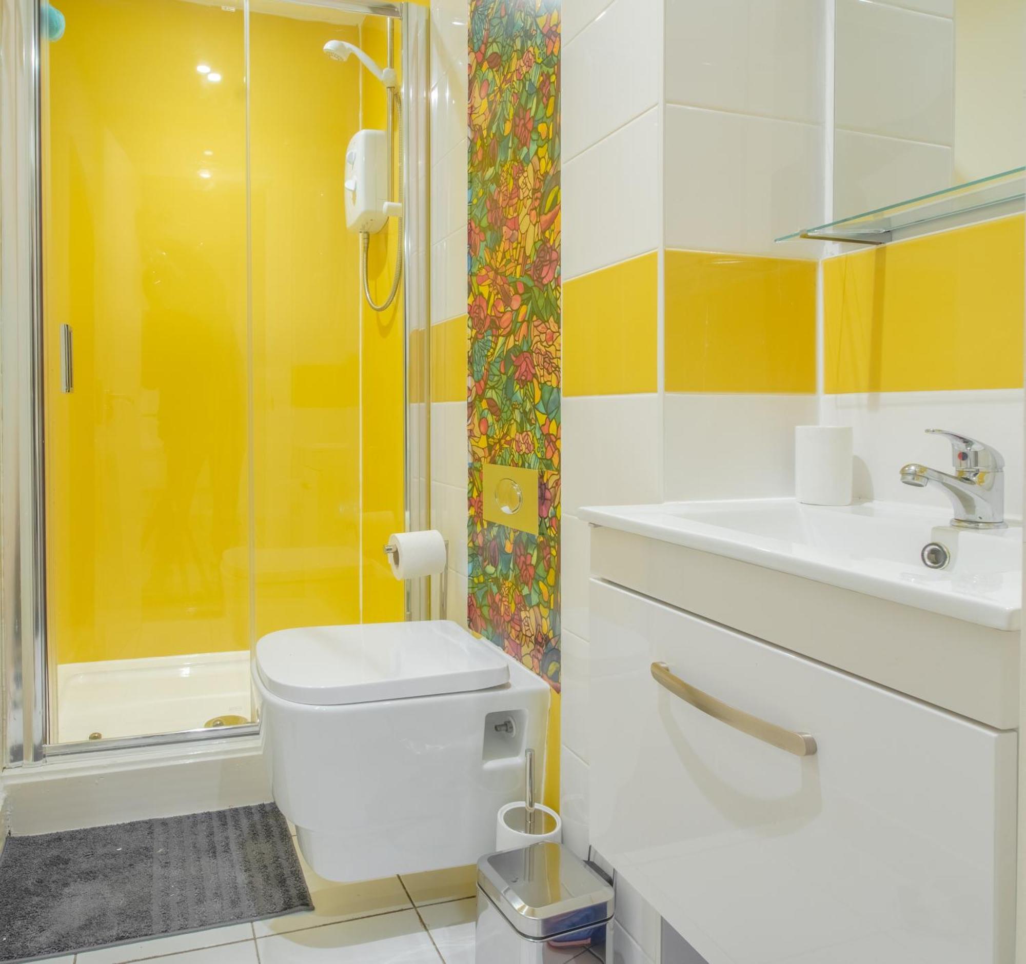 Chic And Cheerful Pad In *